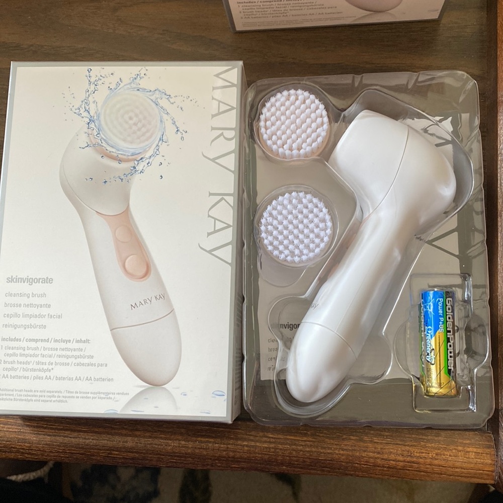 COPY - ♥️NEW♥️ Mary Kay Skinvigorate Cleansing Brush